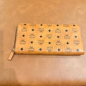 NEVER USED - MCM Visetos zip-around long wallet